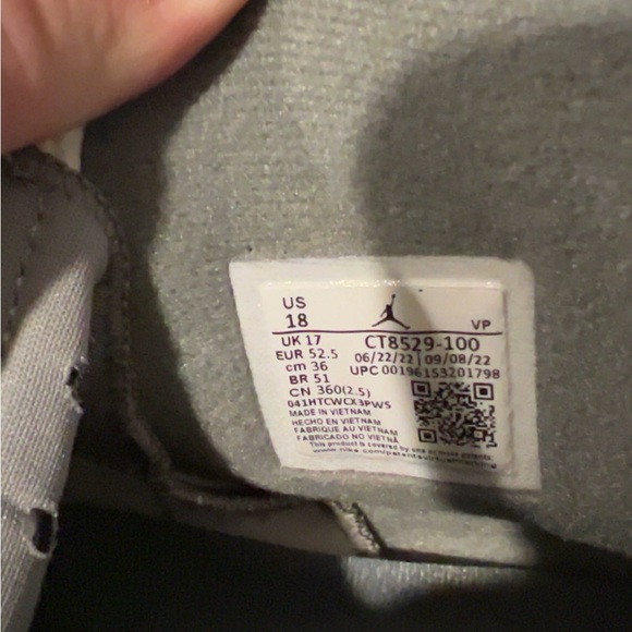 Here is a pair of Jordan retro 6s cool grey! They are size 18. - Picture 10 of 10